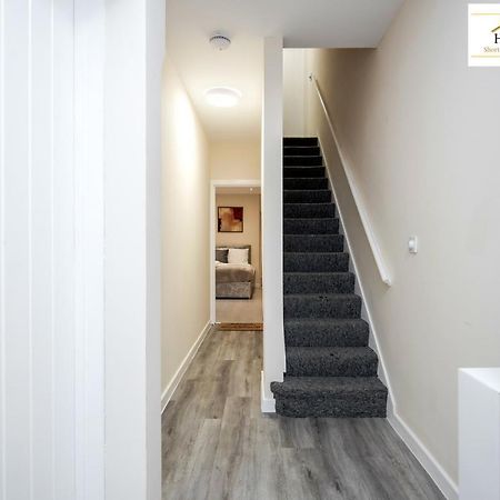 Bedford Hospital Victoria Apartments A And B By Homely Spaces Short Lets & Serviced Accommodation Zewnętrze zdjęcie