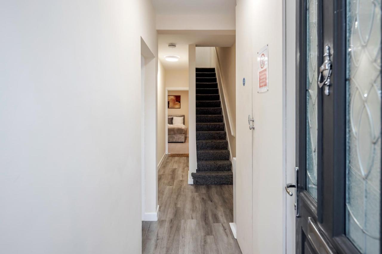 Bedford Hospital Victoria Apartments A And B By Homely Spaces Short Lets & Serviced Accommodation Zewnętrze zdjęcie