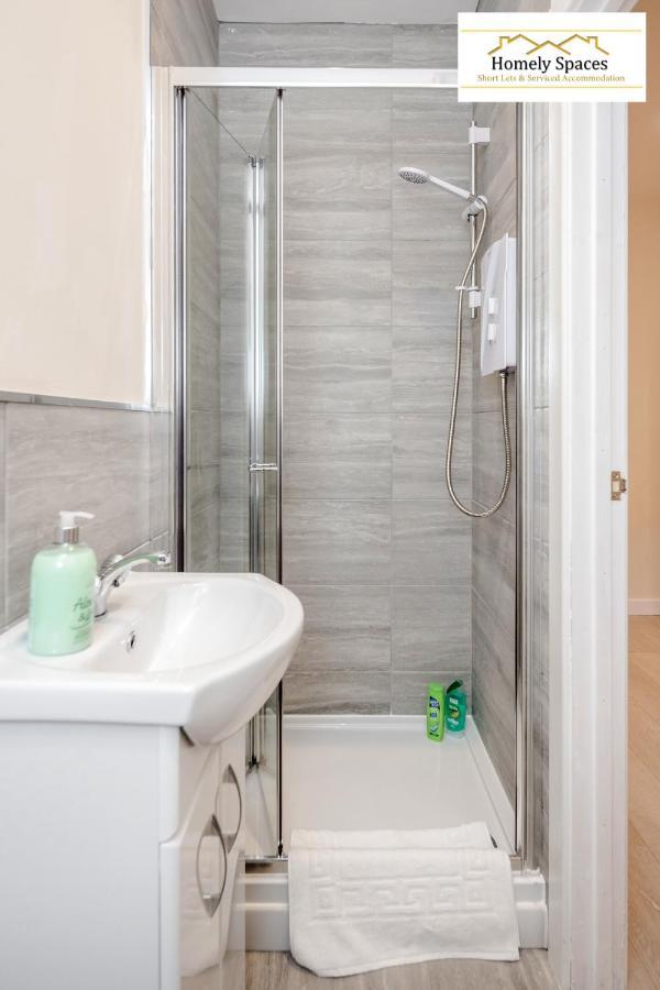 Bedford Hospital Victoria Apartments A And B By Homely Spaces Short Lets & Serviced Accommodation Zewnętrze zdjęcie